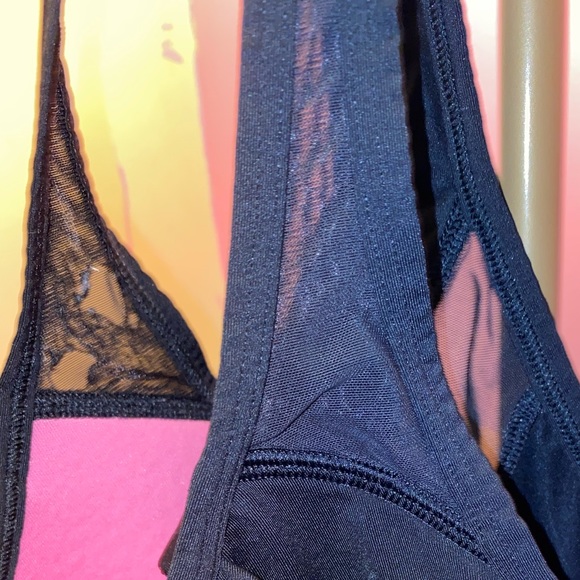 PINK Sports Bra - Picture 6 of 6